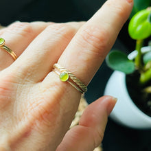 Load image into Gallery viewer, PERIDOT RING
