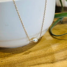 Load image into Gallery viewer, PEARL NECKLACE

