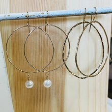 Load image into Gallery viewer, PEARL HOOP EARRINGS
