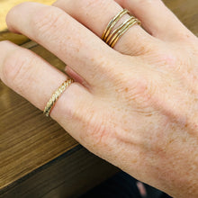 Load image into Gallery viewer, SHORE BAND RING
