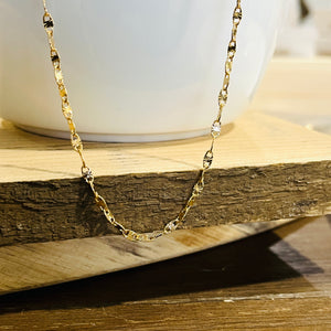 TRISH NECKLACE