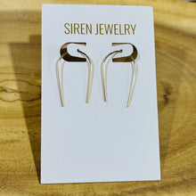 Load image into Gallery viewer, U EARRINGS
