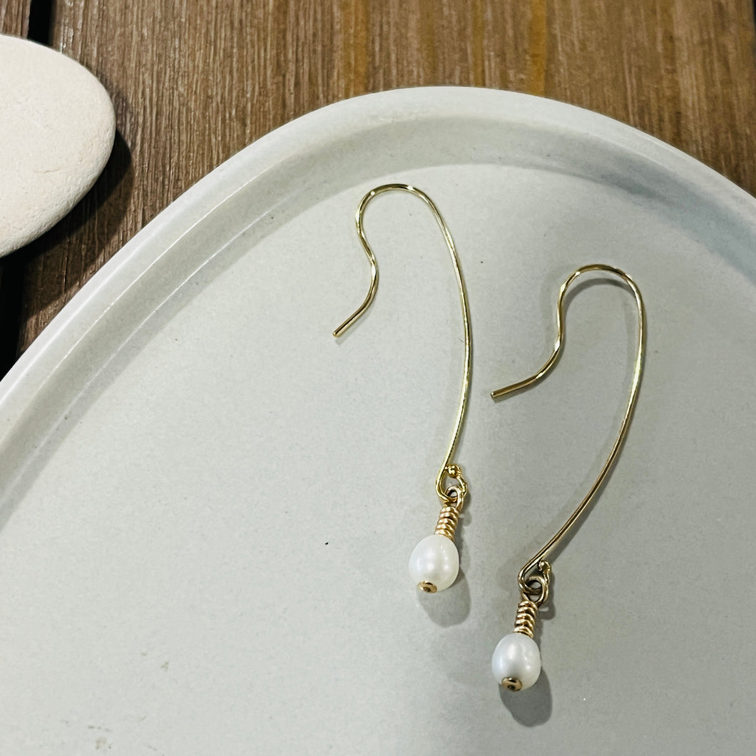 PEARL HANG EARRINGS