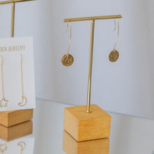 Load image into Gallery viewer, GOLD DISC HANG EARRINGS
