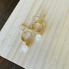 Load image into Gallery viewer, PEARL EARRINGS
