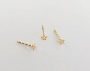 TINY STAR STUDS