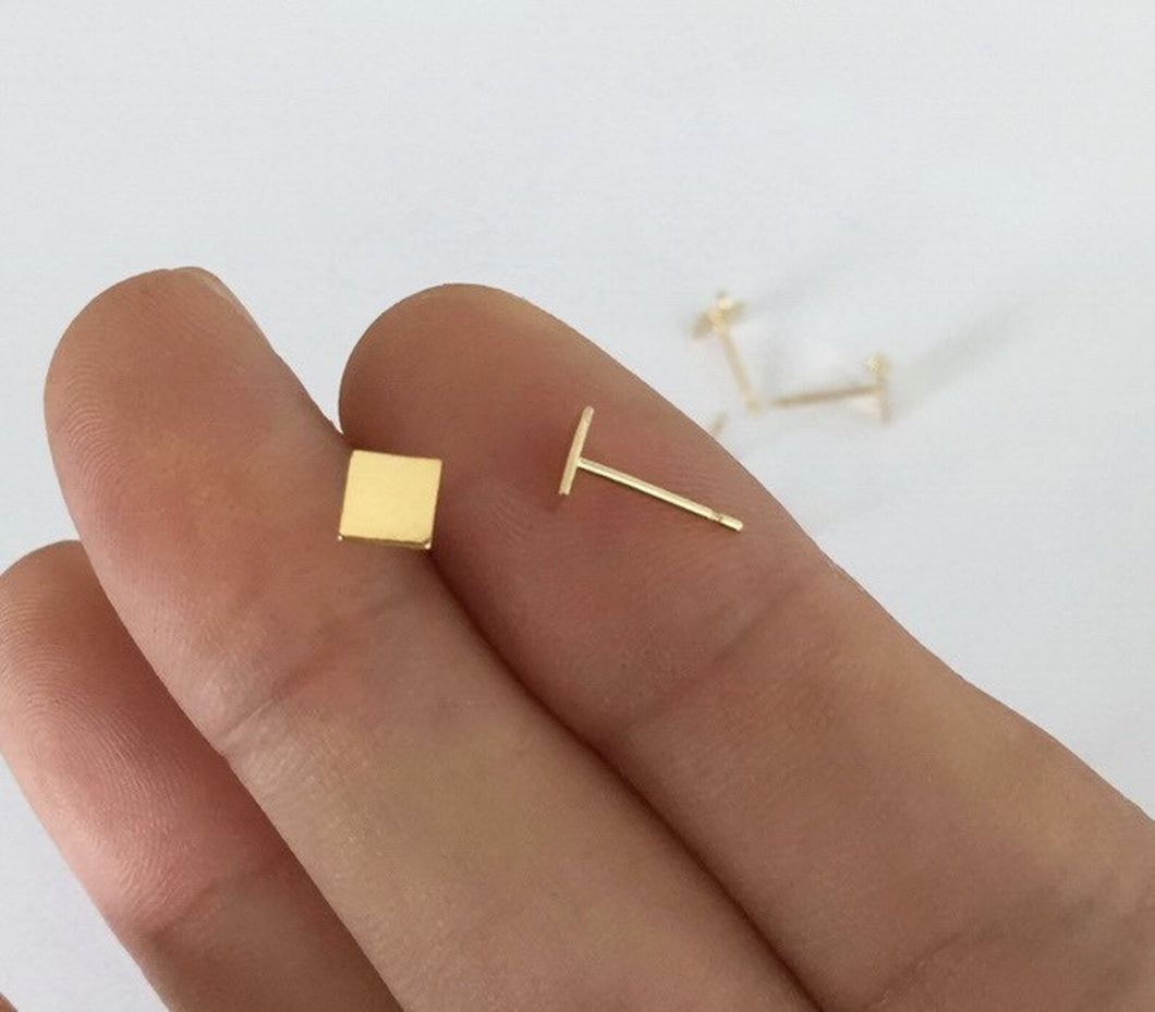 SQUARE STUDS