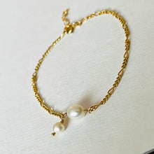 Load image into Gallery viewer, FALLS PEARL BRACELET
