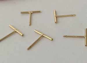 BAR STUD EARRINGS