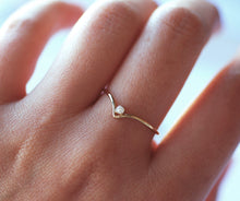 Load image into Gallery viewer, V DIAMOND RING
