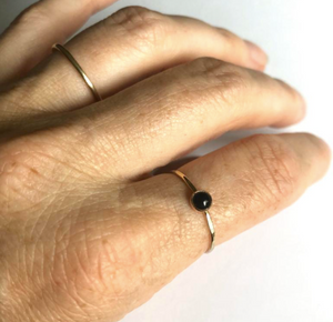 SMALL GEMSTONE RING