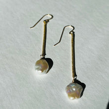 Load image into Gallery viewer, KEISHI PEARL EARRINGS
