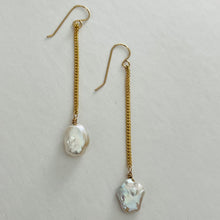 Load image into Gallery viewer, KEISHI PEARL EARRINGS
